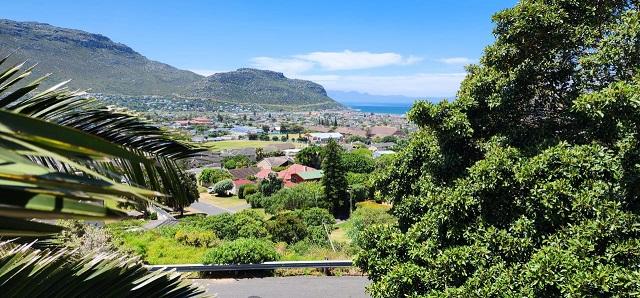 To Let 4 Bedroom Property for Rent in Fish Hoek Western Cape